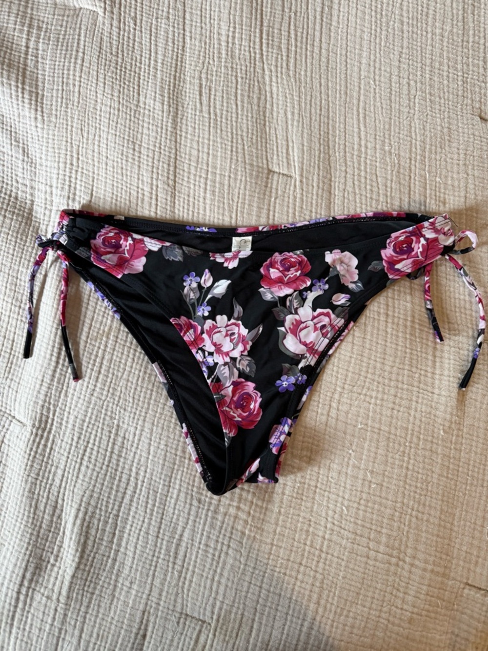 Cupshe Eternal Summer Black Floral Bikini Bottom, size large